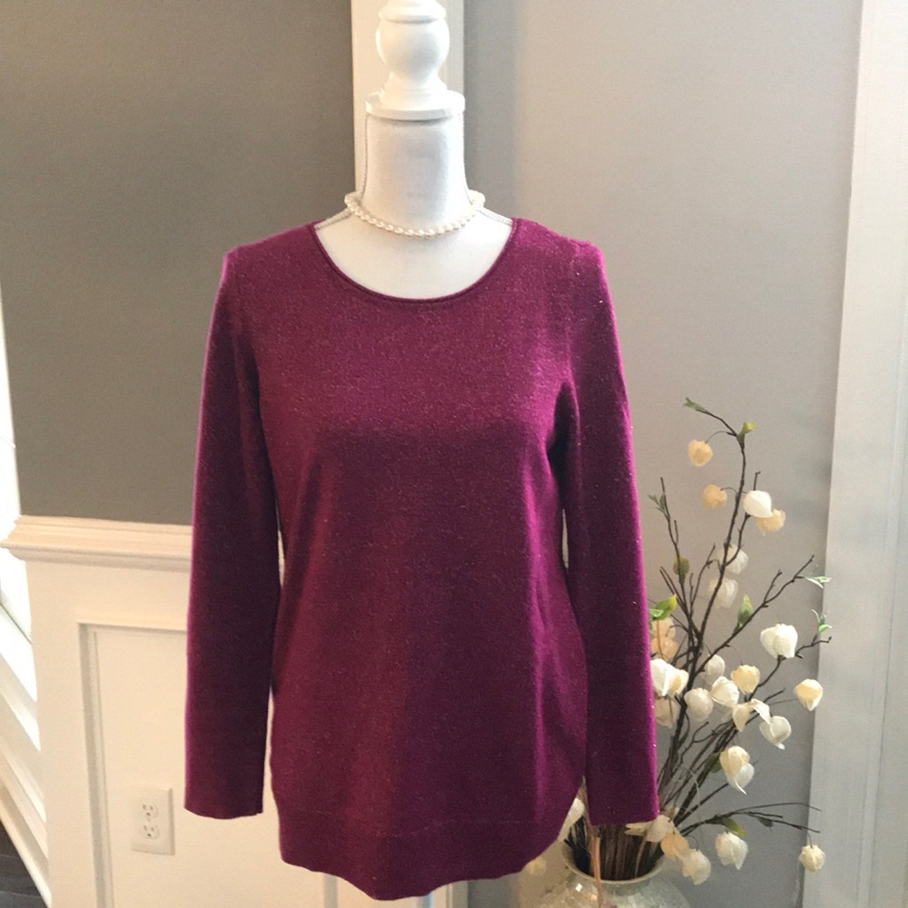 ⚜️ Apt.9 Fushia & Gold Accent Sweater Size M